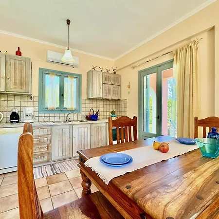 Simeoni With Private Pool By Dadovillas Βίλα *