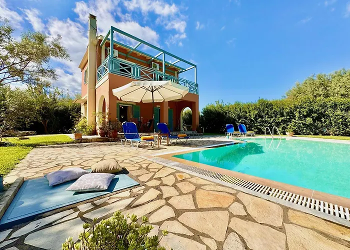 Simeoni With Private Pool By Dadovillas Vila