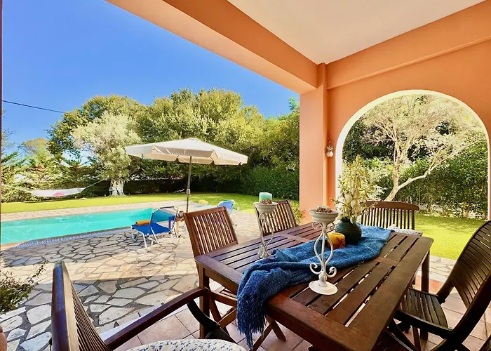 Simeoni With Private Pool By Dadovillas Vila